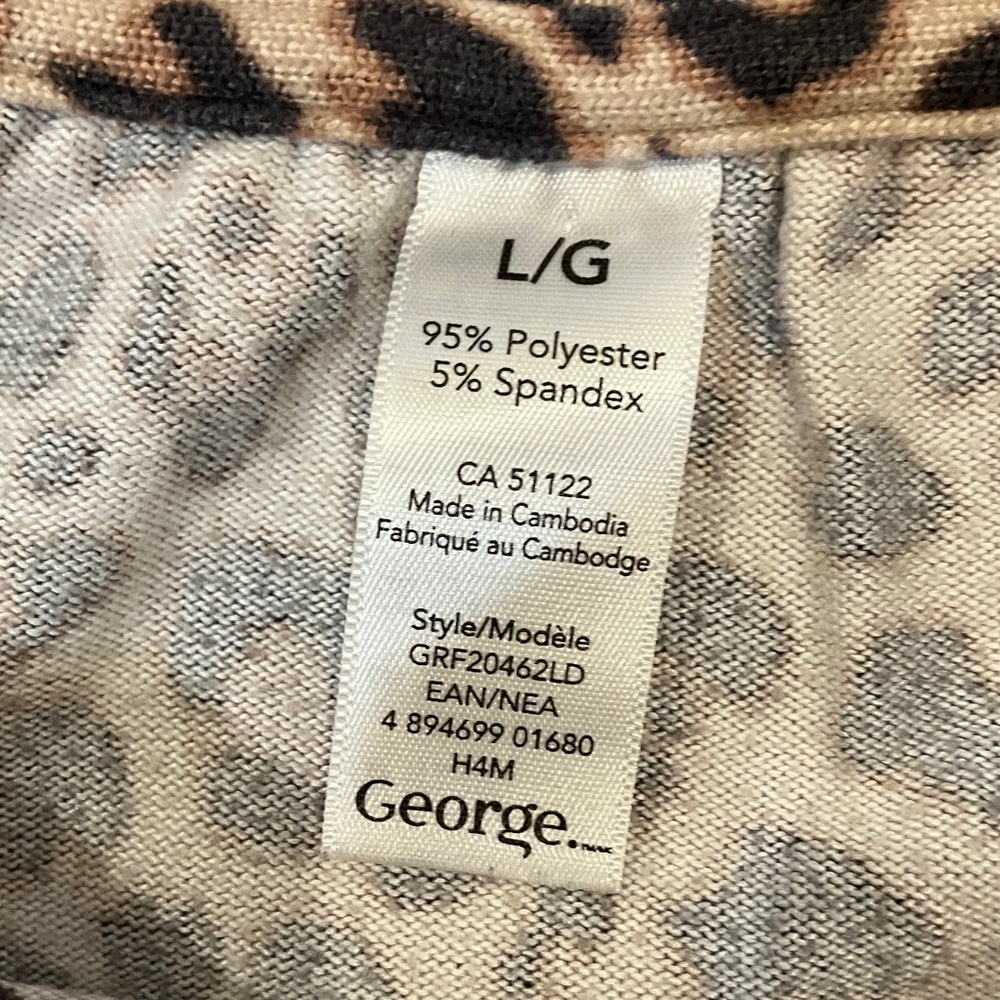 Women’s large Leopard Print Top - Picture 2 of 11